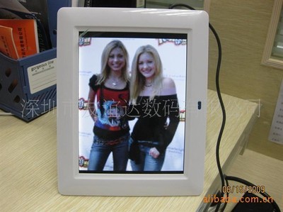 數碼相框-工廠銷售7寸高清數字屏數碼相框/廣告機/電子相冊/MP3/MP4功能-.